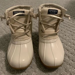 Girls Size 8 Sperry Saltwater Duck Boots in Cream